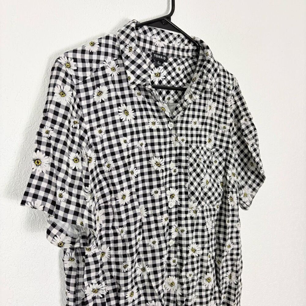 Torrid Black & White Gingham Print Collared Polo Daisy Top Women’s Size L - Picture 4 of 9